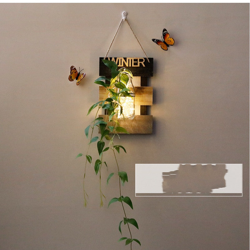 Hängender Blumenkorb aus Holz – Wanddekoration